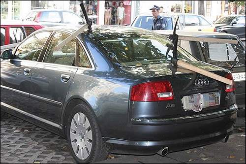 [Obrazek: 20071128b_Audi_A8_crash.jpg]