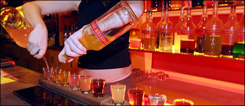 photo bar bistrot barman barmaid alcool open bar